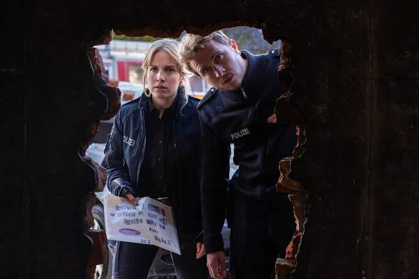 Morden auf Öd – Ein Insel-Krimi - Die Heimsuchung - Z filmu - Paula Kalenberg, Max Hubacher