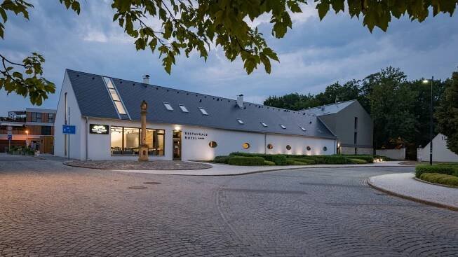Restaurace a hotel Panská Zahrada, Dobřichovice