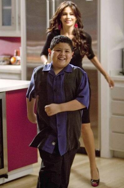 MODERN FAMILY - "Fifteen Percent" - RICO RODRIGUEZ, SOFIA VERGARA