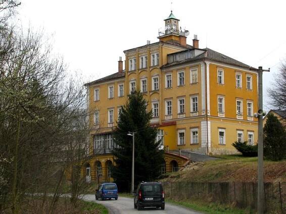 Zámek Třemešek letos opraví, vzniknou tam sociální byty a komunitní centrum