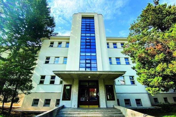 Dvořákovo gymnázium Kralupy nad Vltavou foto 1