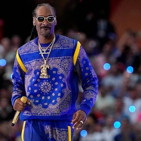 NY Post mocked for shaming Snoop Dogg for smoking weed before Super Bowl halftime show