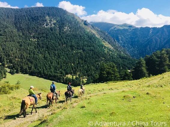 Gruzie - Adventura.cz - poznávací dovolená, turistika, dovolená na kole