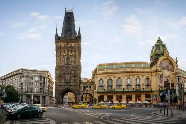 prašná brána - Prague City Tourism Corporate