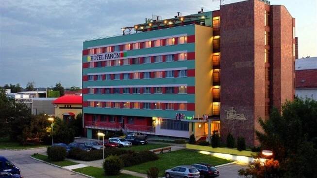 VÁCLAVSKÝ BURČÁKOVÝ POCHOD, Hotel PANON - Hodonín