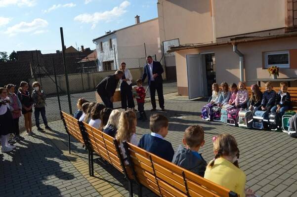 Zahájení školního roku 2021-2022 - Oficiální stránky obce Uherčice