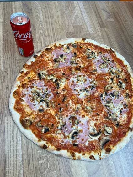 Italská dobrota s sebou: jedna či dvě pizzy dle výběru o průměru 32 a 45 cm i s nápojem