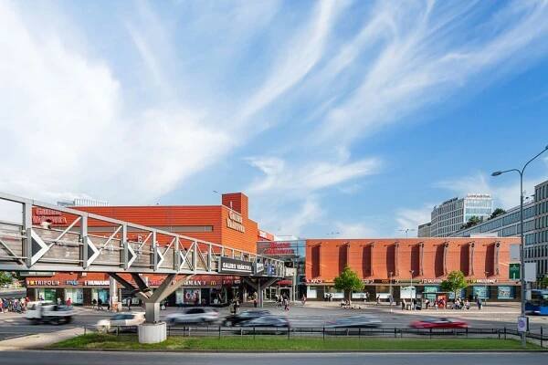 Galerie Vaňkovka slaví 20 let: Od strojírenské továrny k modernímu obchodnímu centru | TVarchitect.com