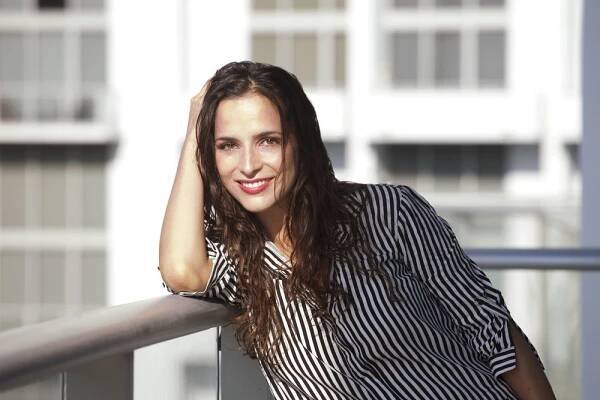 Marisa Román - Telenovely.net ... vše o telenovelách na jednom místě