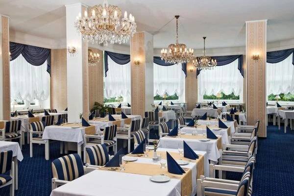 Restaurace Parkhotelu Golf Mariánské Lázně foto 1
