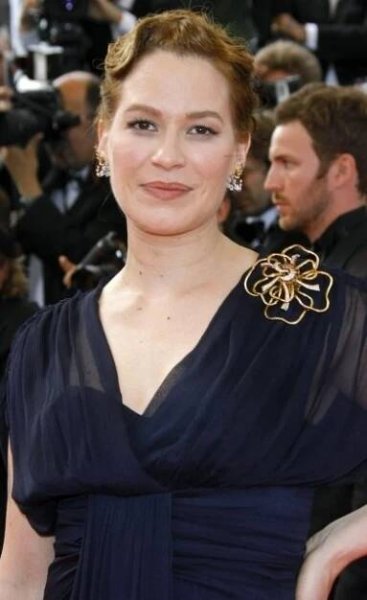 Lola běží o život a doběhla až před oltář: Tajná svatba Franky Potente