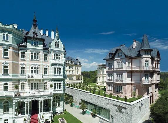 Luxusní relax v 5* Savoy Westend Karlovy Vary: wellness, bazén a polopenze