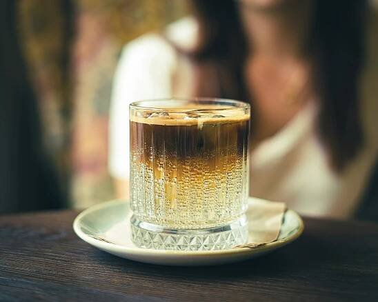 Recept na Espresso Tonic: Letní nakopávač, co má koule i styl