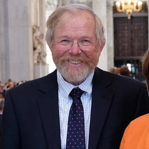 Soubor:Neil MacGregor, Bill Bryson, Claire Walker, Huw Edwards (28449155987) (Bryson cropped).jpg – Wikipedie