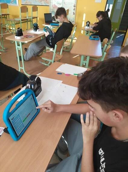 Využití programovatelného robota Artie Max v hodinách informatiky – 8. třída - ZŠ Dyjákovice