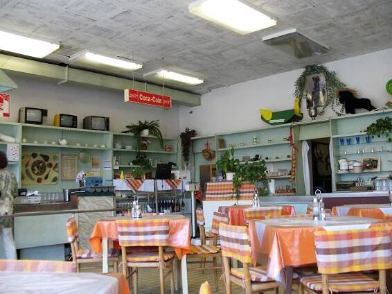 Když se socialismus potká s poctivou kuchyní. Do Retro Bufetu 1982 nechodí turisté, ale místní řemeslníci