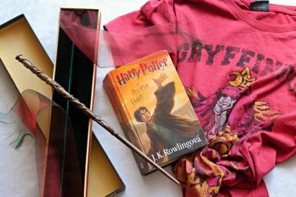 50 Popular Harry Potter Gifts To Give in 2023 - BLENDtw