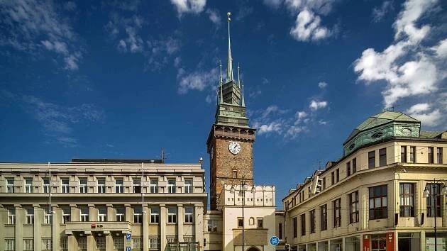 Dominanta Pardubic projde rekonstrukcí. Zelená brána ale zůstane bez omítky