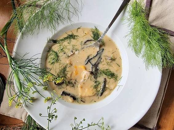 ŽENA-IN - Nejchutnější houbová polévka - kulajda se zastřeným vejcem