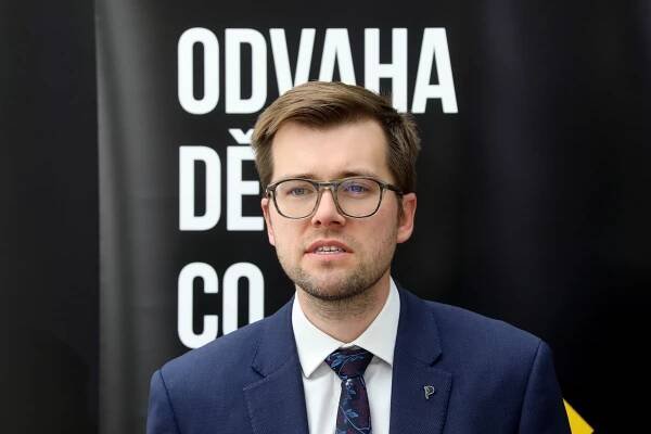 Piráti chtějí z balíčku vyškrtnout růst renty exprezidentů