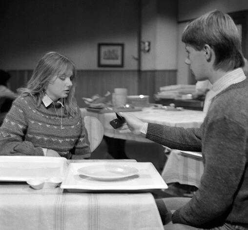 Náušnice - Z filmu - Alice Chrtková, Jiří Langmajer