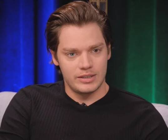 Dominic Sherwood – Bio, Facts, Family Life of English Actor
