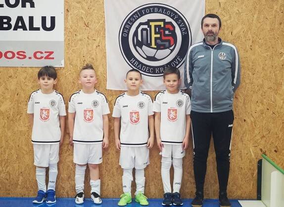 FOTO: Nejmenší fotbalisté rozdávali radost. Hala ve Vysoké přivítala 21 týmů