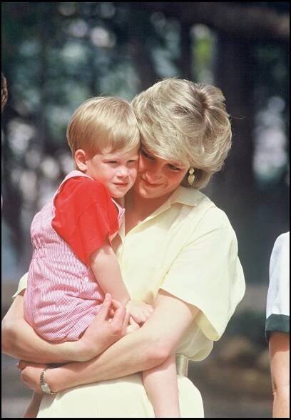 Foto k tématům princezna Diana, princ Harry (Henry z Walesu) – stránka 51