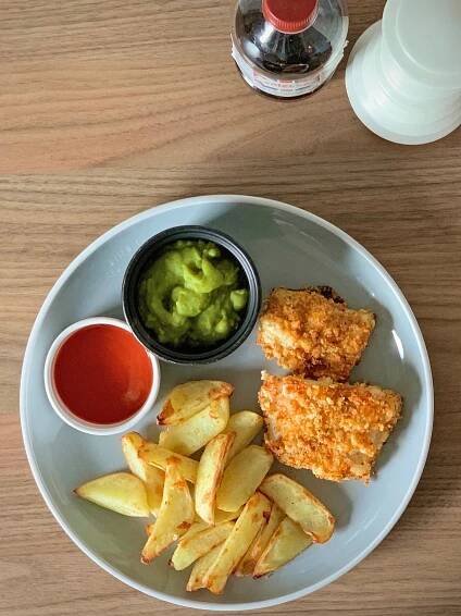Baked Fish and Chips | Slimming World Friendly Fakeaway Recipe - Fatgirlskinny.net | Slimming Recipes, Healthy Eating