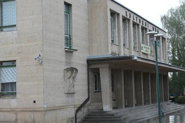 Kulturní dům města Holic - Holice - Východní-Čechy.info - oficiální turistický portál Pardubického kraje