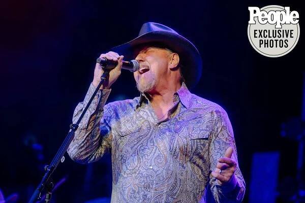 trace adkins