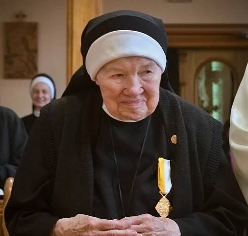 Město Albrechtice: Boromejka sestra Aloisie Veselá oslavila své 100. narozeniny