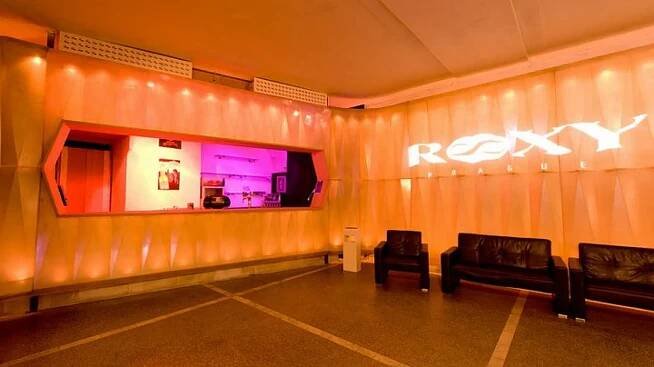 Pražský klub Roxy zavírá, neprošel kontrolou