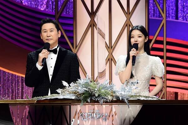 Aj v roku 2021 prinášala SBS divákom pôžitok. Ktoré z jej drám získali 2021 SBS Drama Awards? - Asianstyle
