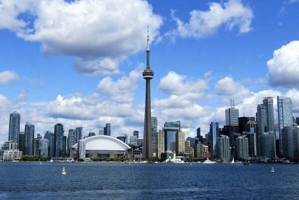 Předvánoční TORONTO, NIAGARA FALLS a shoping 