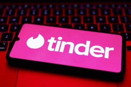 Tinder’s £5,000 feature criticised for putting women at risk