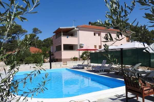 Villa Daria - celkový pohled na budovu