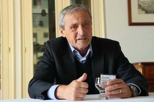 Martin Stropnický porušil pravidla ministerstva: Zlomí mu vaz milenka z ambasády?