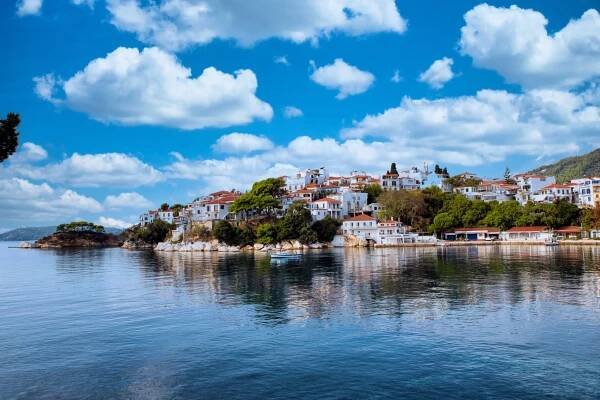 20+ most beautiful Greek islands for summer 2025 – no crowds, just turquoise sea and quiet beaches! | City Magazine