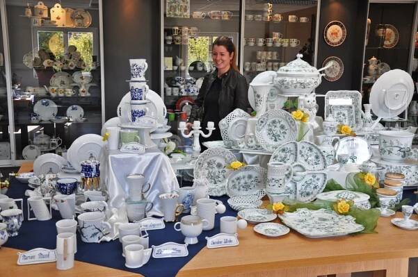 OBRAZEM: Z chátrajícího kina v Dubí je dům porcelánu