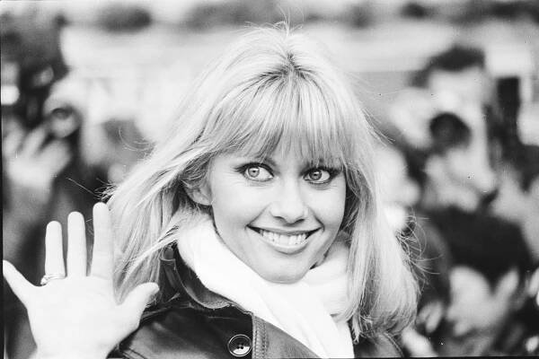 Olivia Newton-John zemřela na rakovinu: Které slavné potkal podobný osud a kdo nad nemocí zvítězil? - Expres FM