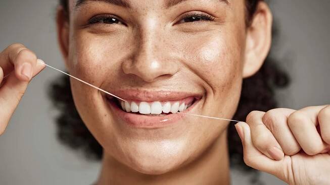 Flossing to prevent tartar