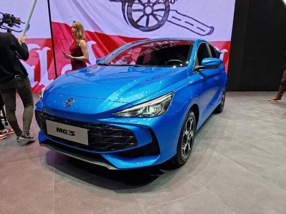 Prohlédli jsme si čínského vyzývatele Škody Fabia. MG3 chce zaujmout nejen cenou