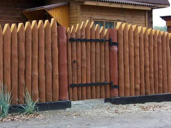Proč nemůže nic přejít přes plot