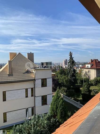 Pronájem bytu 2+1 45 m², U Krbu, Praha, Praha
