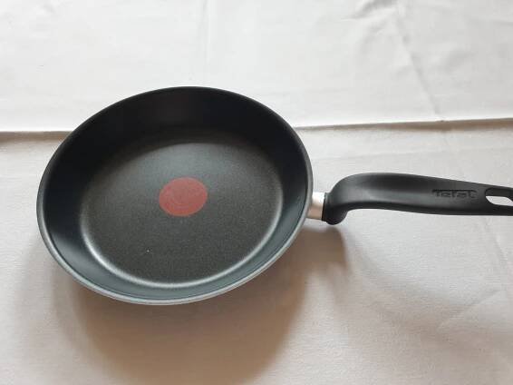Pánvička tefal, - 169 Kč Od prodejkyně jennysis | Bazar - Modrý koník