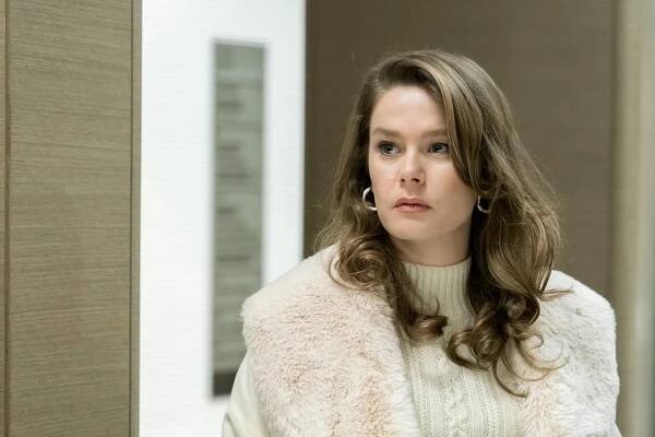 Camdaki Kız - Episode 20 - Z filmu - Burcu Biricik