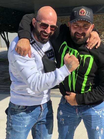 Slovák Peter Hubcej stojí dnes už za svetovou značkou, ktorú nosí McGregor či Attila Végh