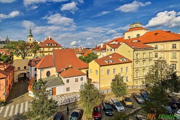 Pronajato-Praha 1 Malá Strana ul. Hellichova 2kk s výhledem na hrad vedle parku Petřín