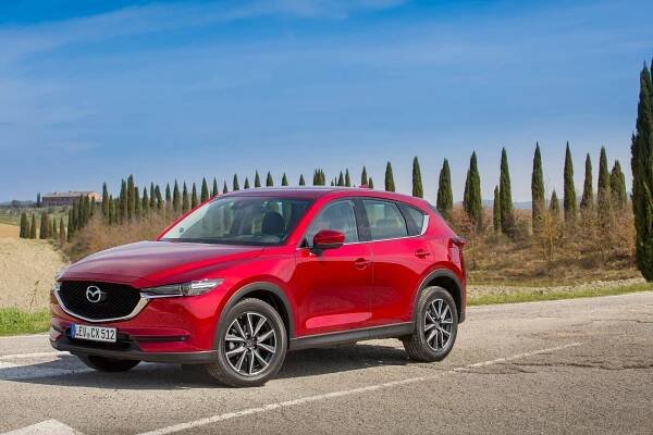 Mazda CX-5: Podrobné specifikace vozidel & Interaktivní nástroj pro srovnání